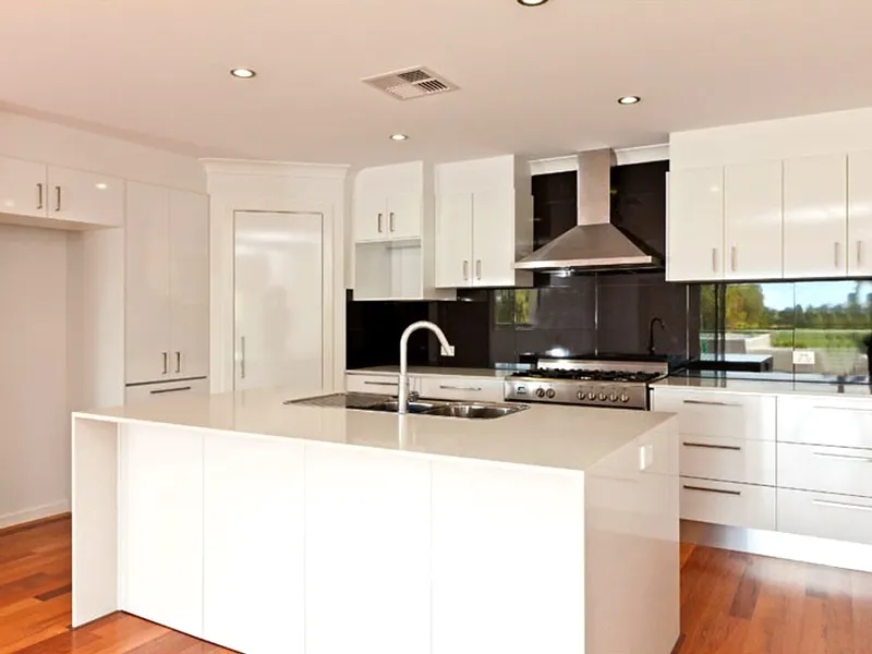 North Street, Redland Bay